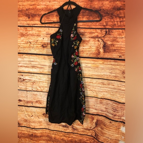 Cotton Linen Floral Dress - Picture 2 of 14